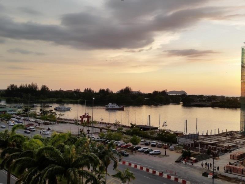 Kk Waterfront Suites At Marina Court Kota Kinabalu Extérieur photo